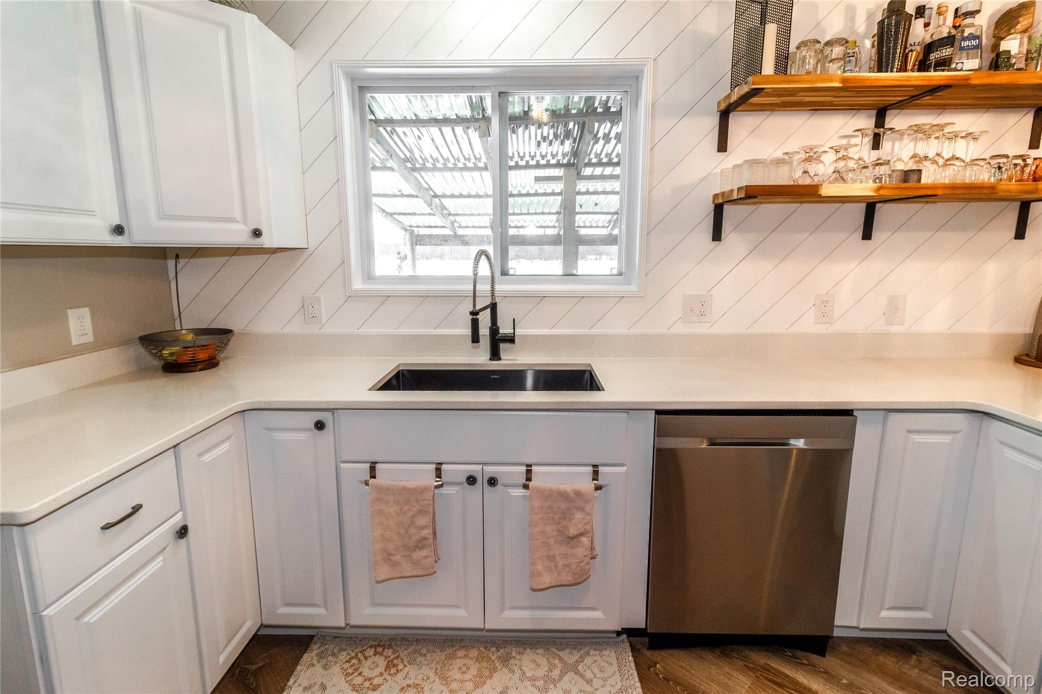 2238 Farnsworth Road