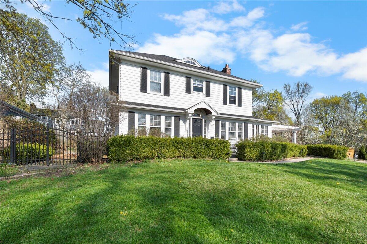 1120 Breton Road SE