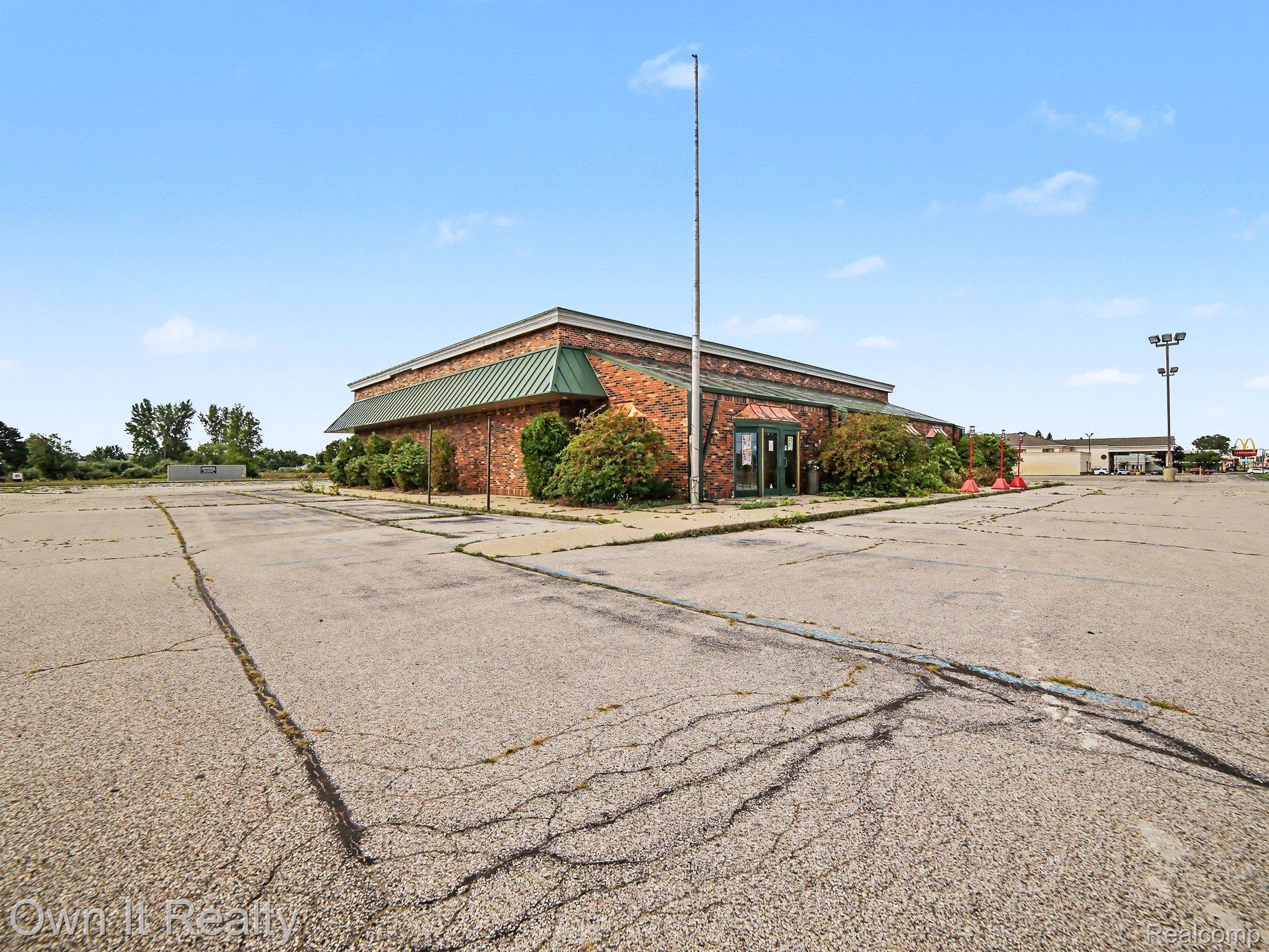 5275 W Us Highway 10