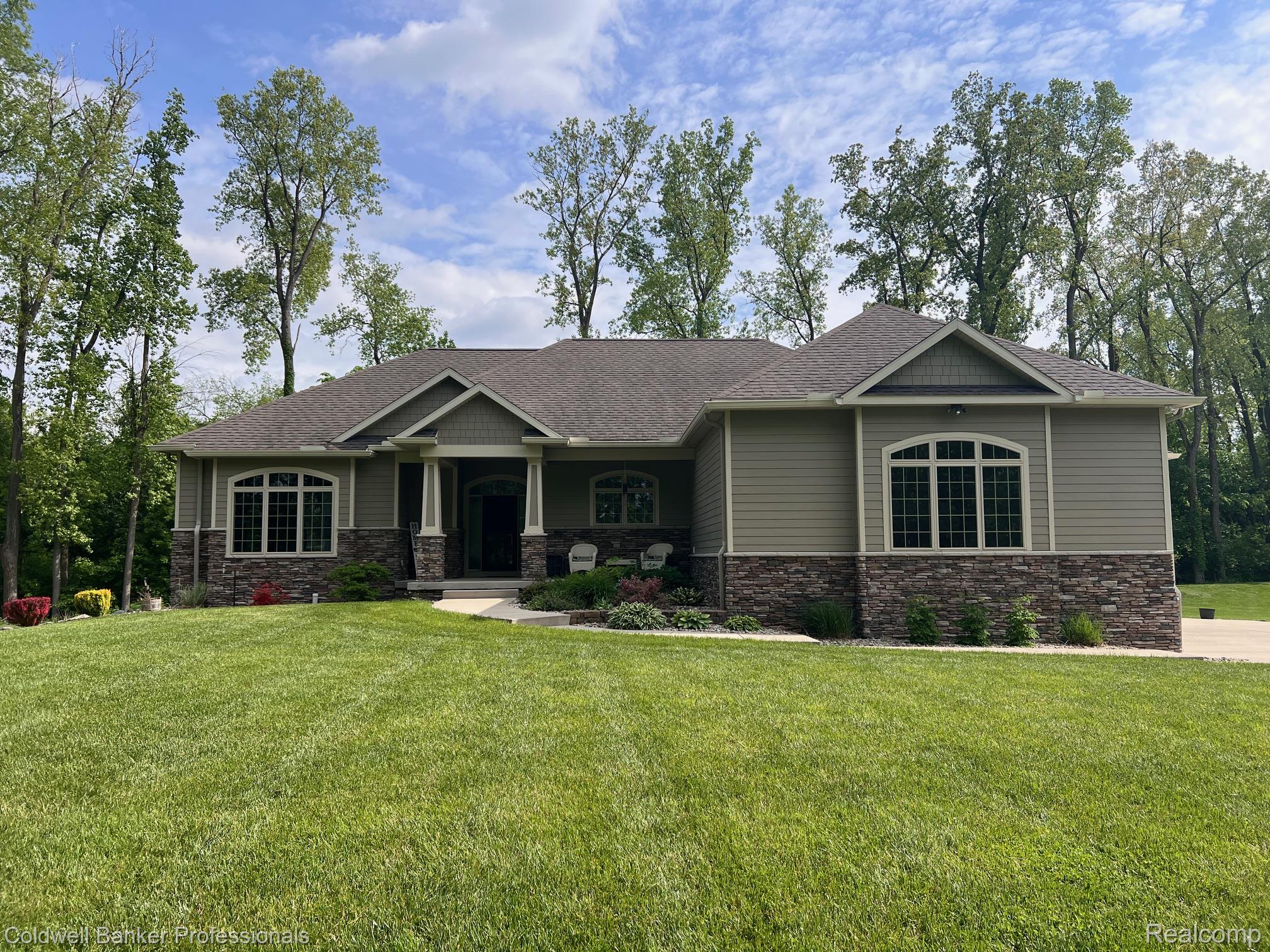 4264 W Benjamin Road