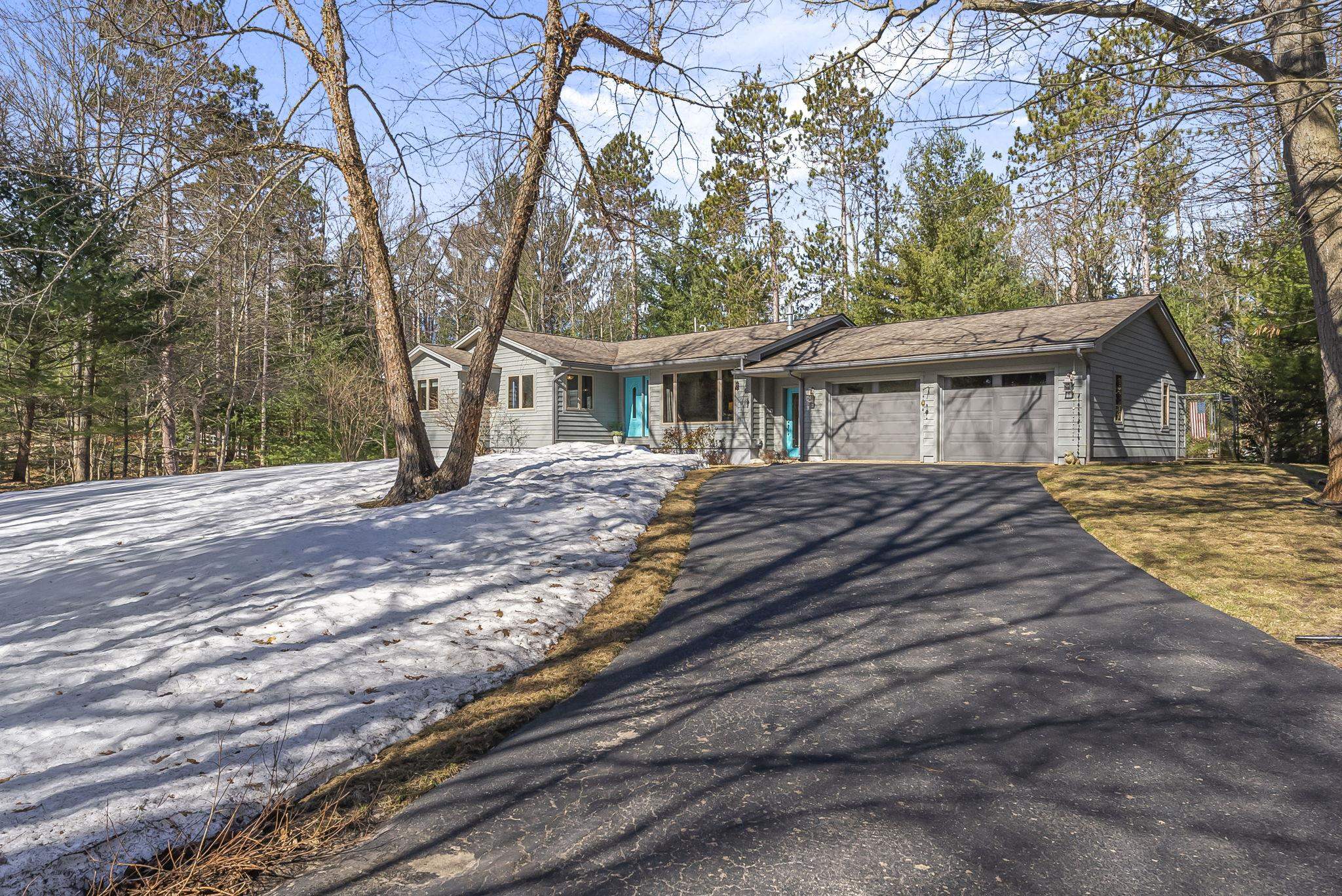 793 W Long Lake Road