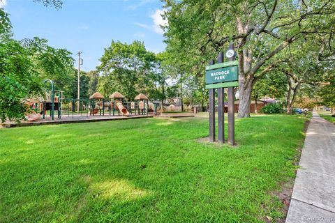 2420 E Lincoln Avenue Royal Oak Charter Township MI 48067