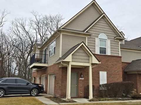 27629 HIDDEN OAKS Drive Brownstown Charter Township MI 48183