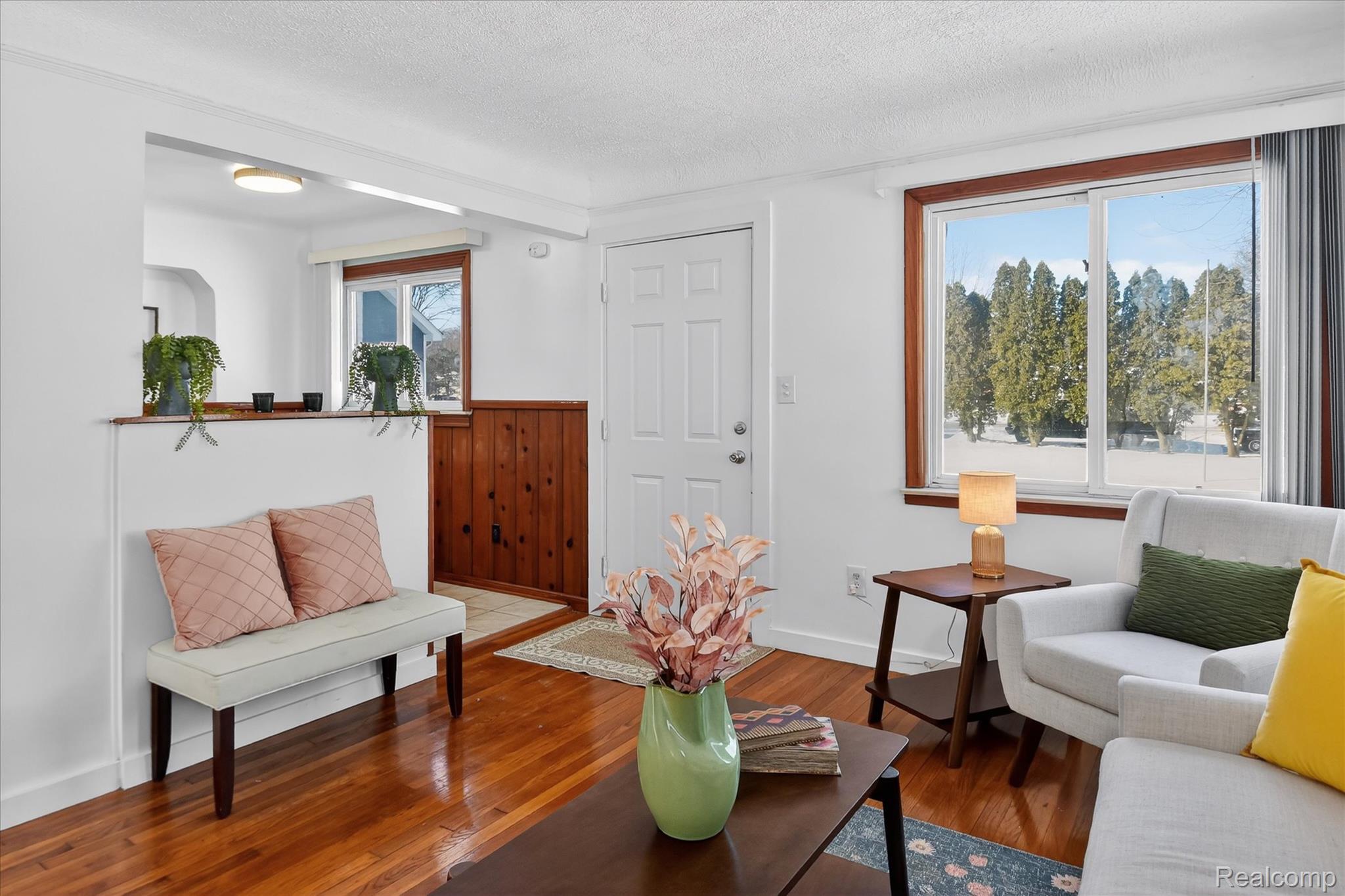 47816 Jefferson Avenue