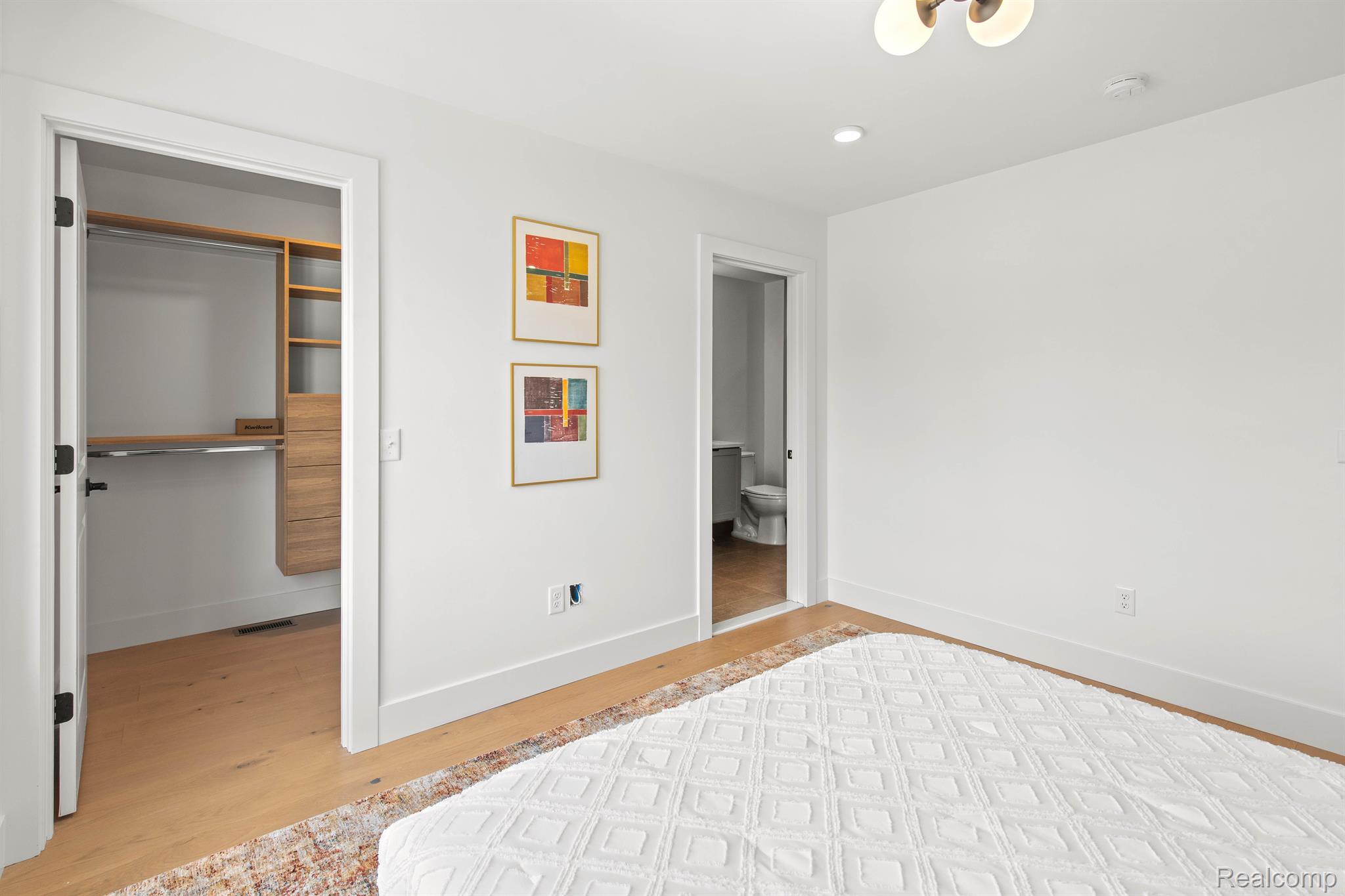 Detroit City, Michigan 48206, United States, 2 Bedrooms Bedrooms, ,3 BathroomsBathrooms,Residential,Active,148594