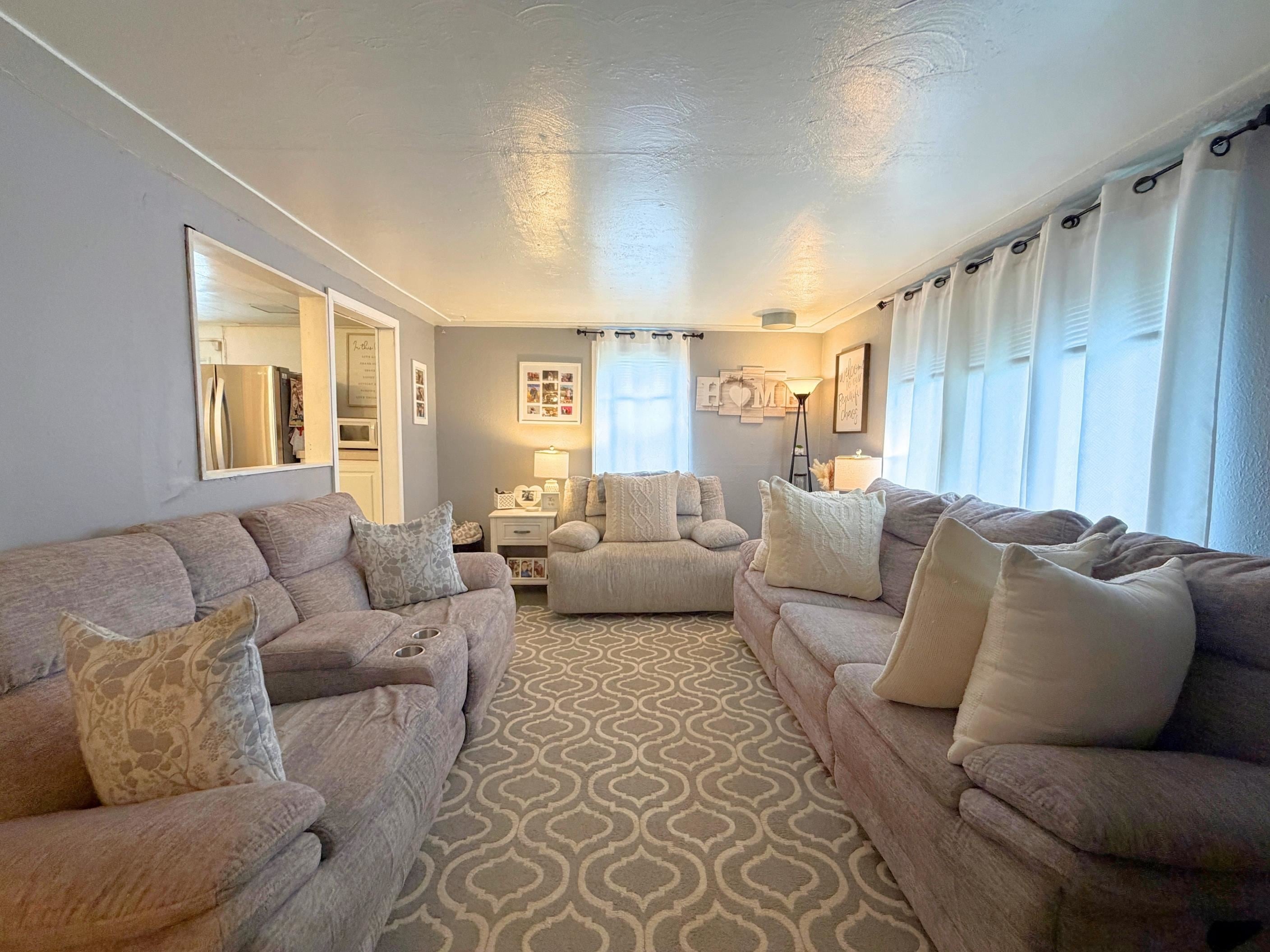 5095 Rose Lane
