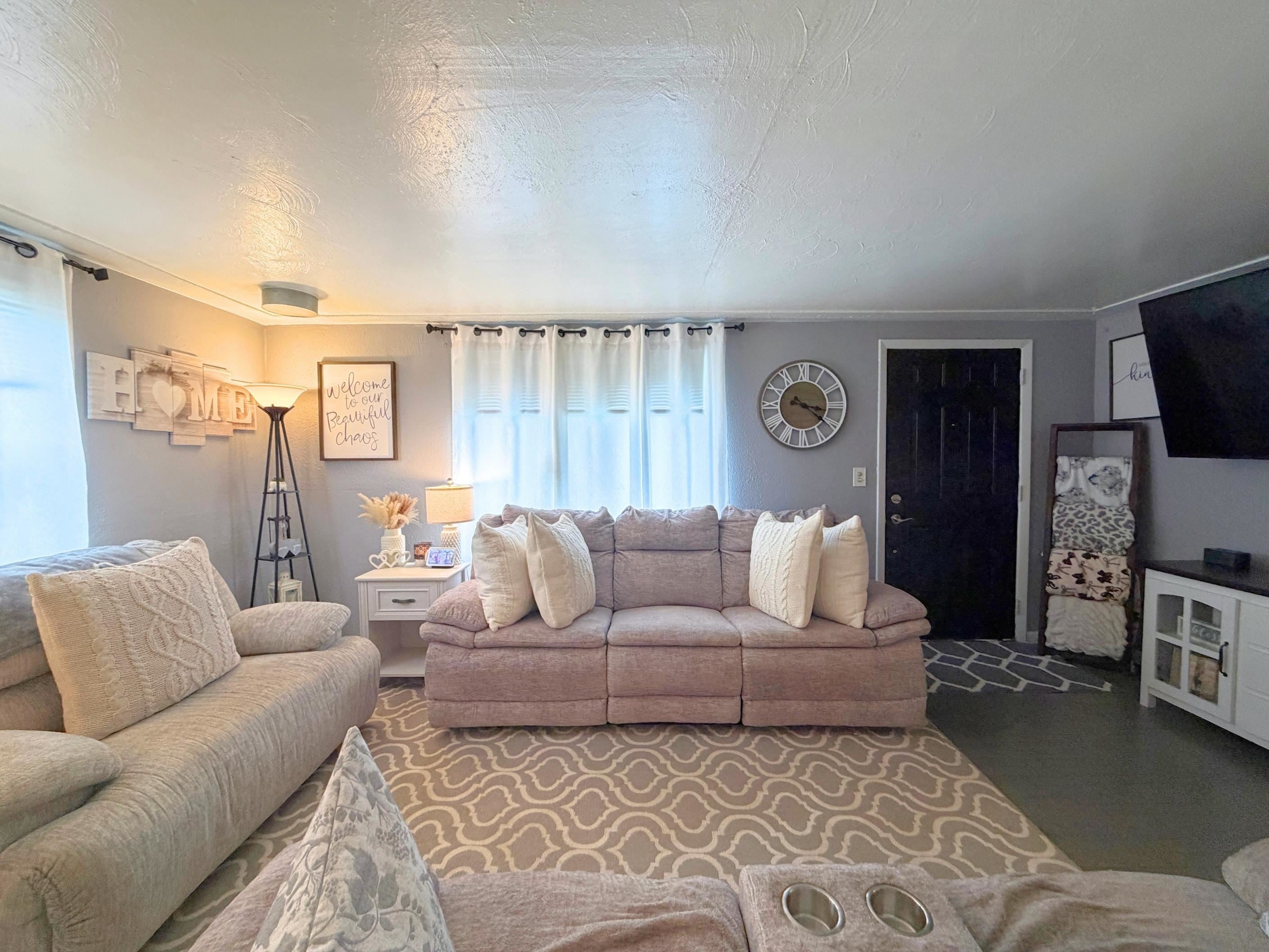 5095 Rose Lane