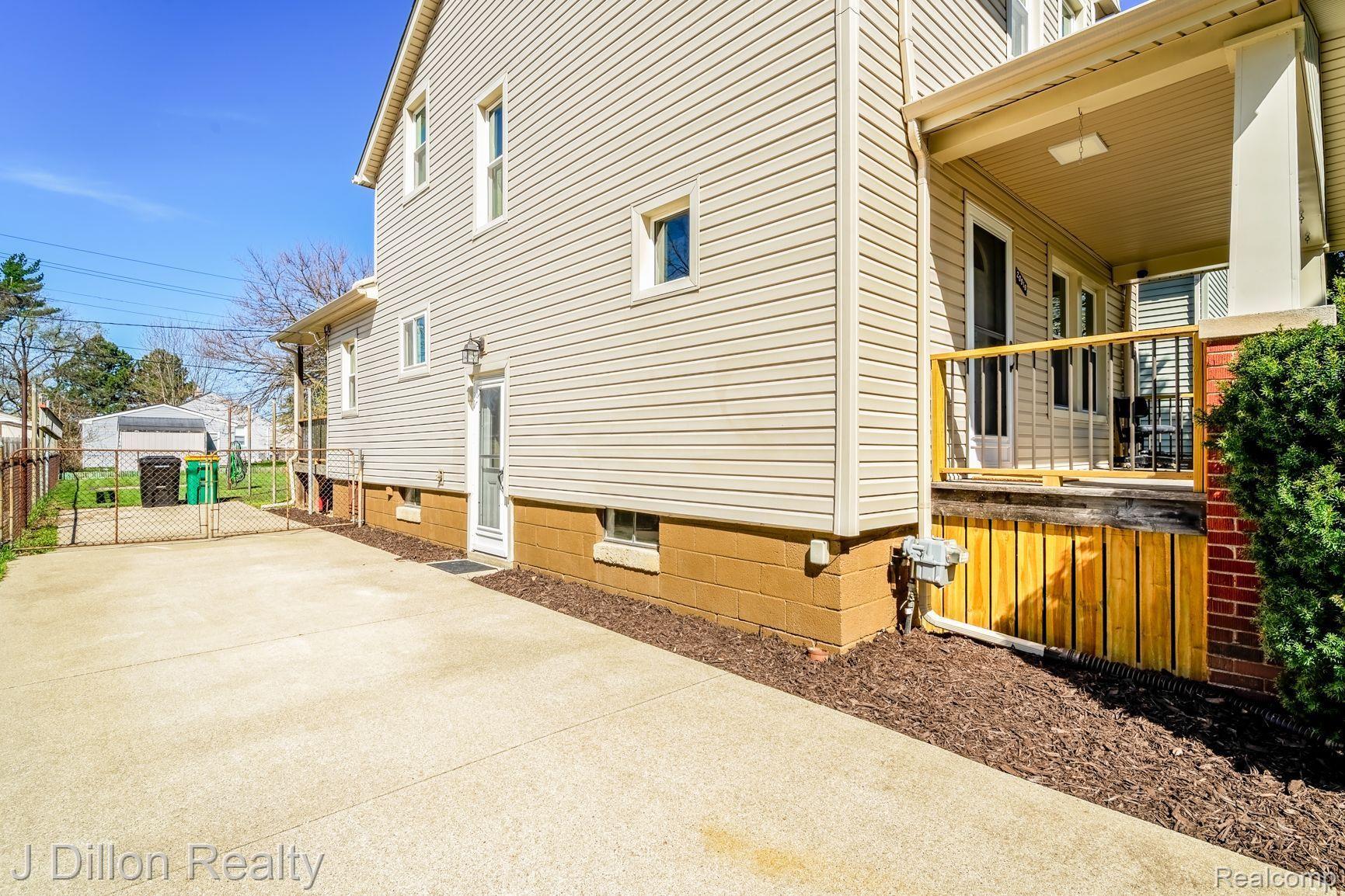 20919 SAINT FRANCIS Street