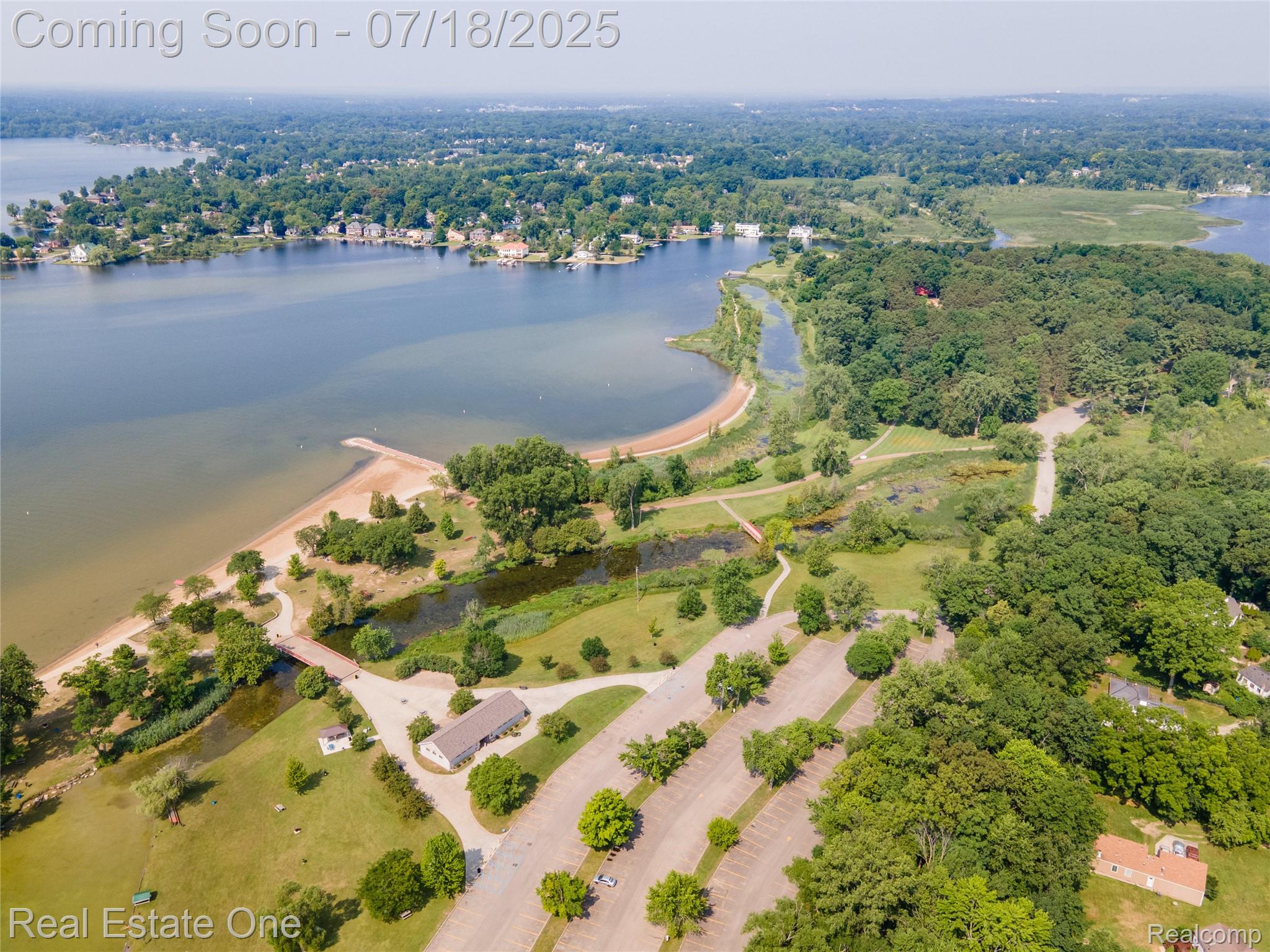 520 Lake Village