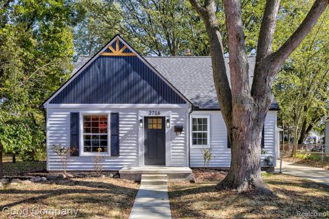 2716 Thomas Avenue Berkley City MI 48072