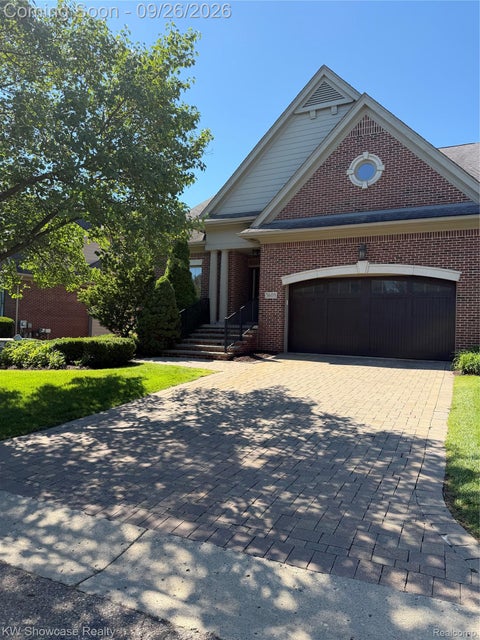 Photo of 5608 Pembrooke Crossing, West Bloomfield Charter Township, MI 48322 (MLS # 20261077848)