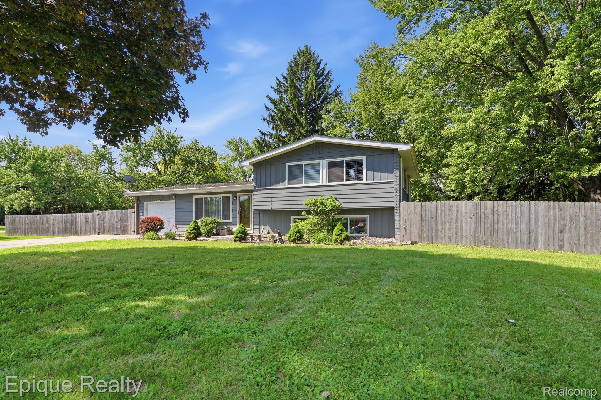 5370 Oaktree Court