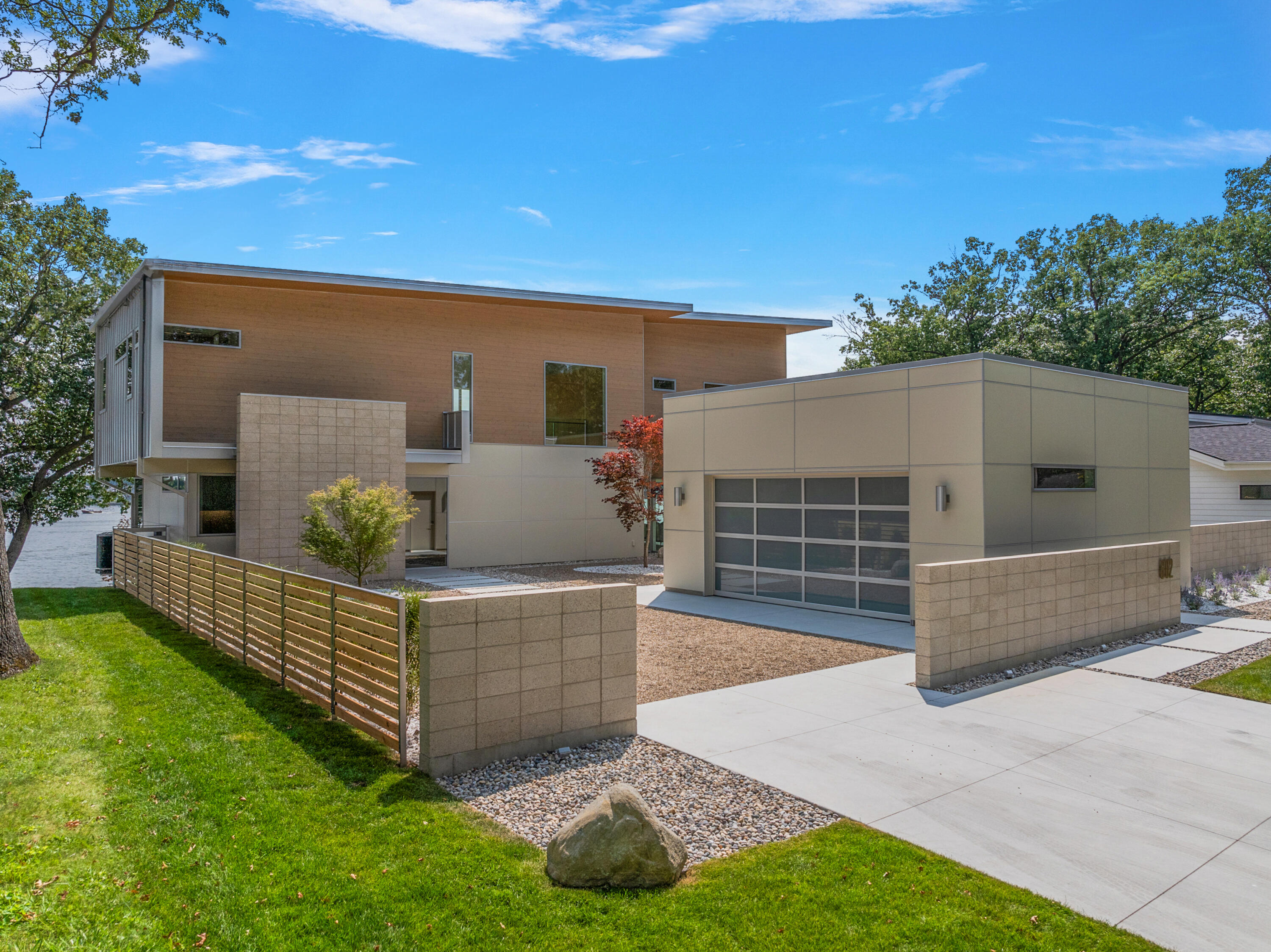 602 Lawn Avenue