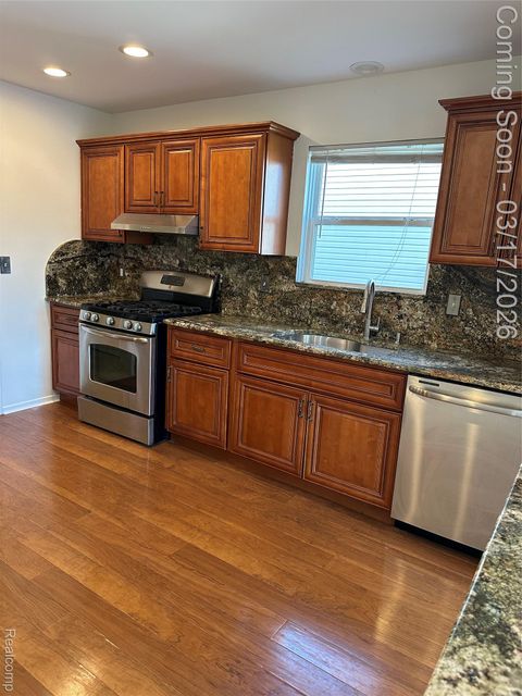Tiny photo for 252 Shore Brook Lane, Commerce Charter Township, MI 48390 (MLS # 20261016475)
