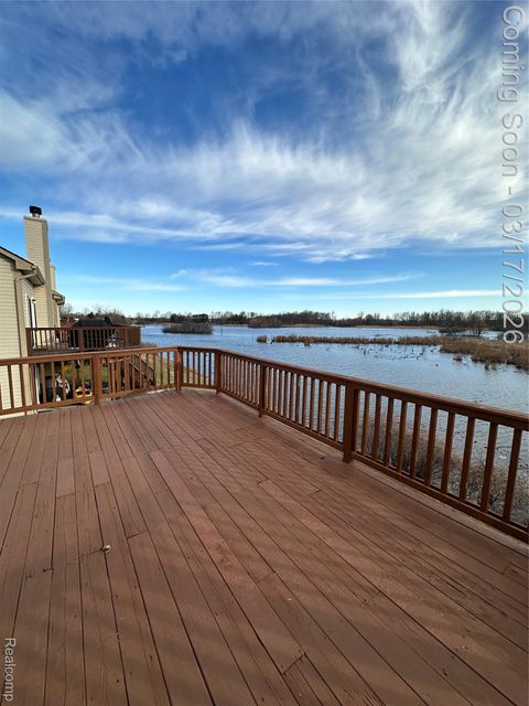 Tiny photo for 252 Shore Brook Lane, Commerce Charter Township, MI 48390 (MLS # 20261016475)