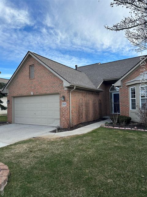 Tiny photo for 252 Shore Brook Lane, Commerce Charter Township, MI 48390 (MLS # 20261016475)