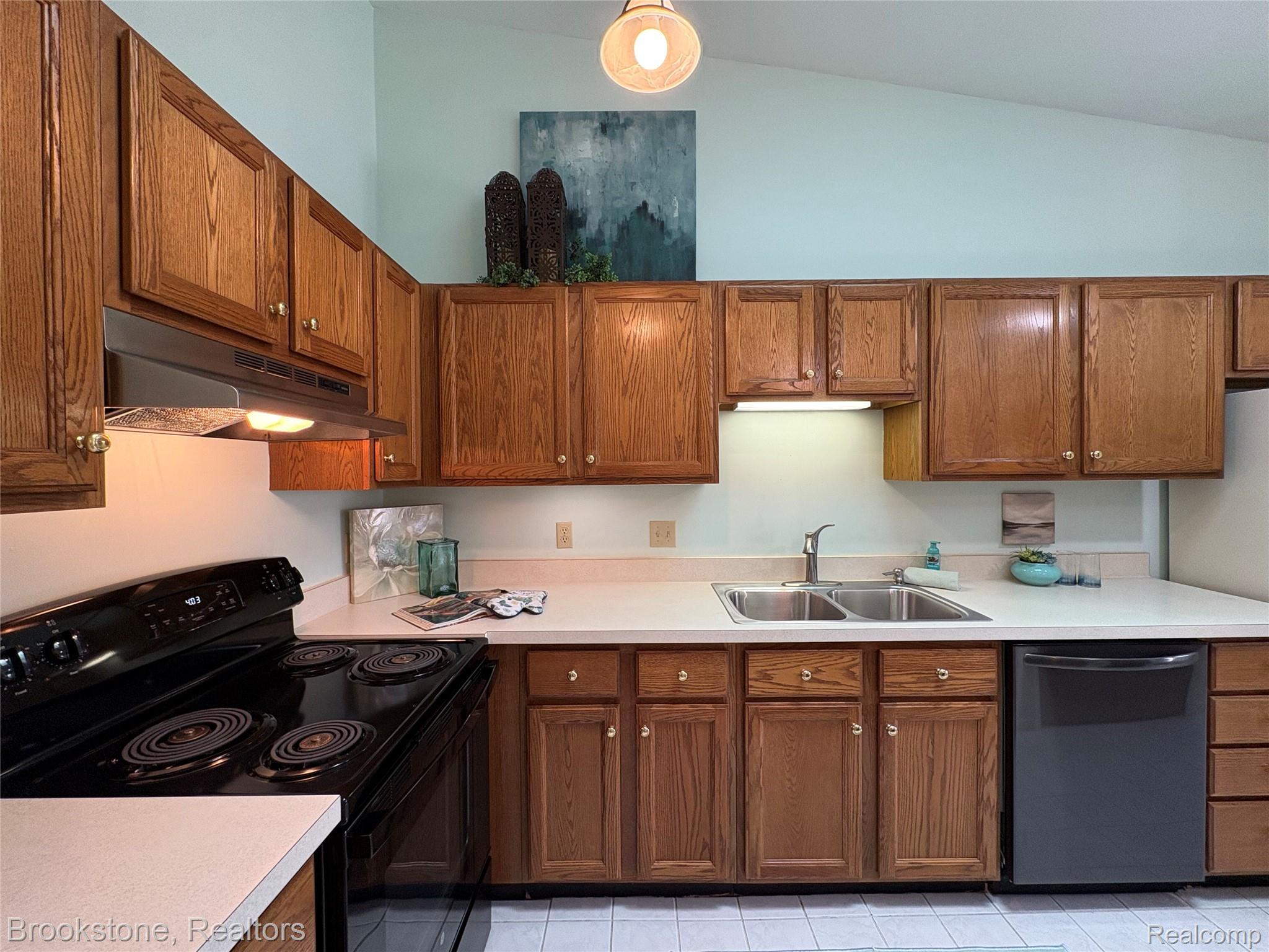 62401 Raleigh Court 4