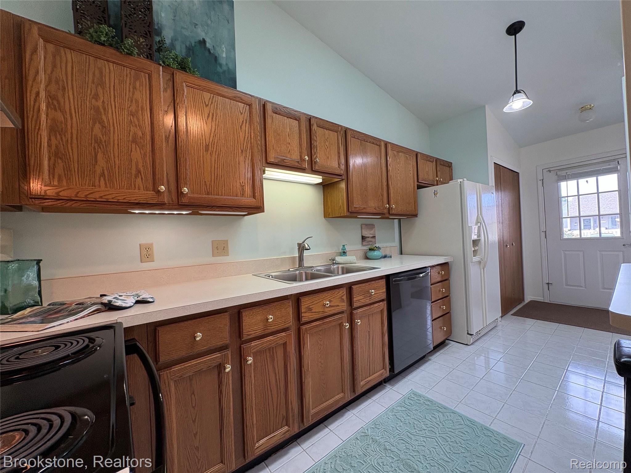 62401 Raleigh Court 4