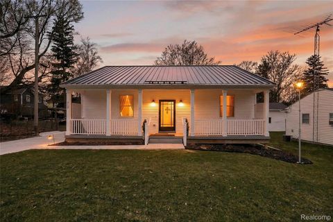 317 N Collins Street Fowlerville Village MI 48836