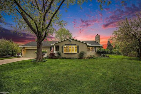 3162 McClure Drive Troy City MI 48084