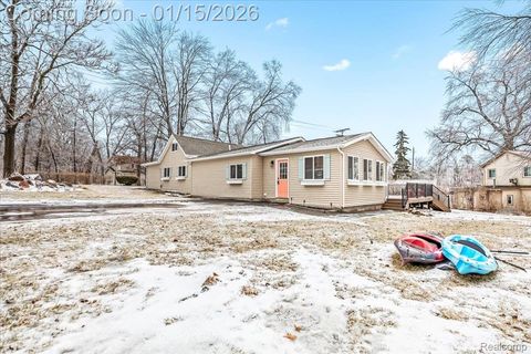 9115 Gale Road White Lake Charter Township MI 48386