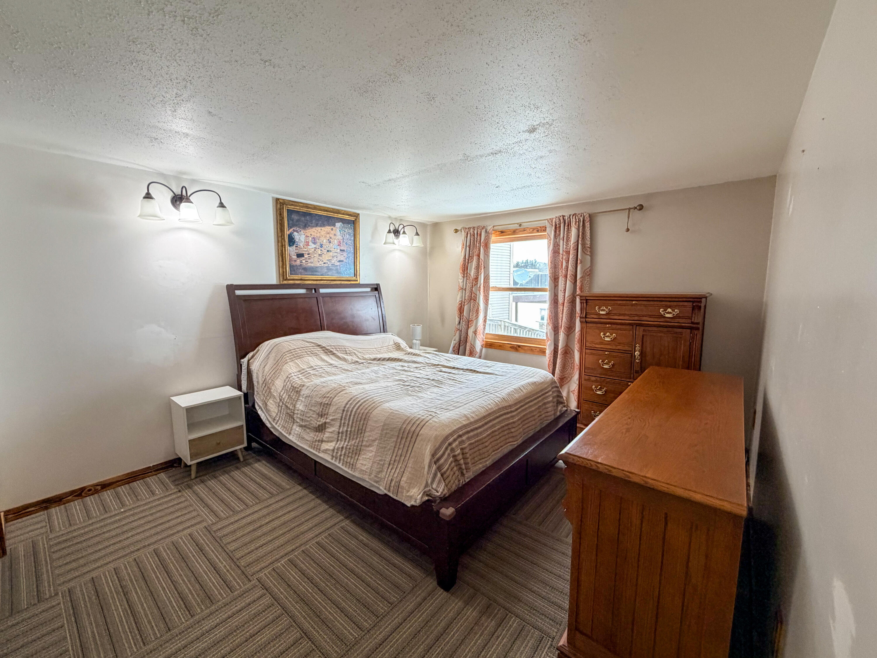 11816 Maywood Drive NE