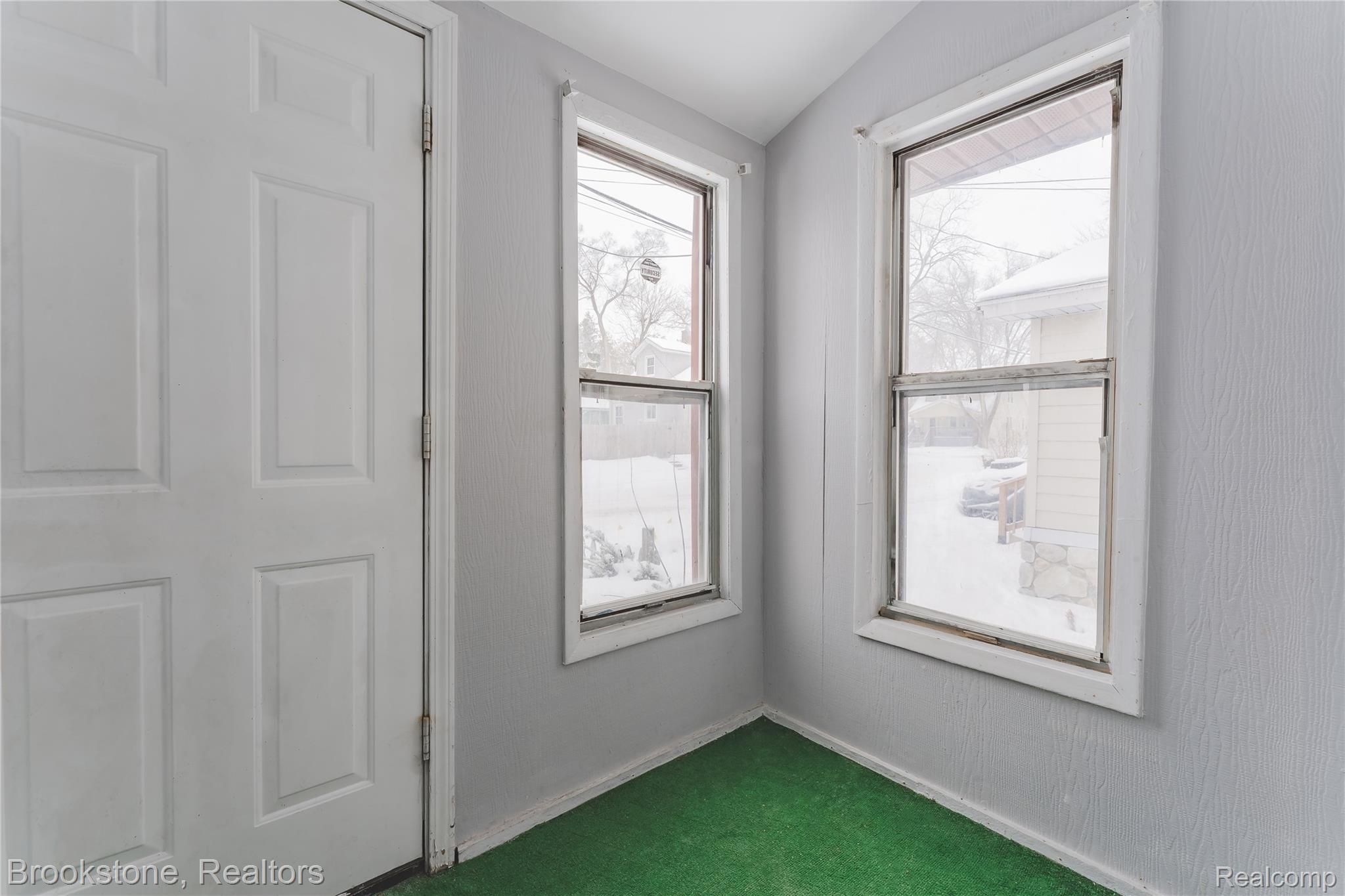 202 W Rundell Street