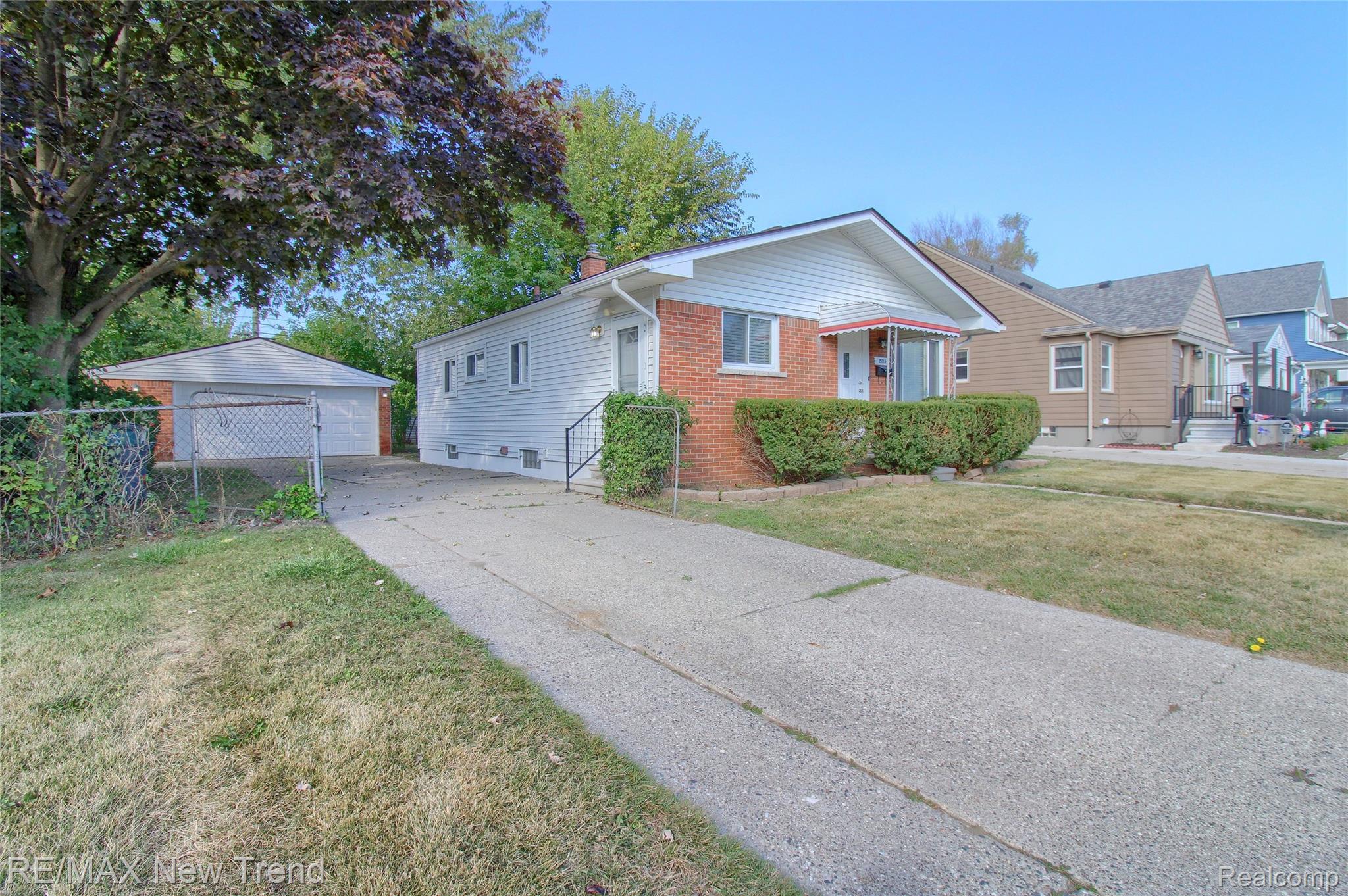 2715 Kenmore Road