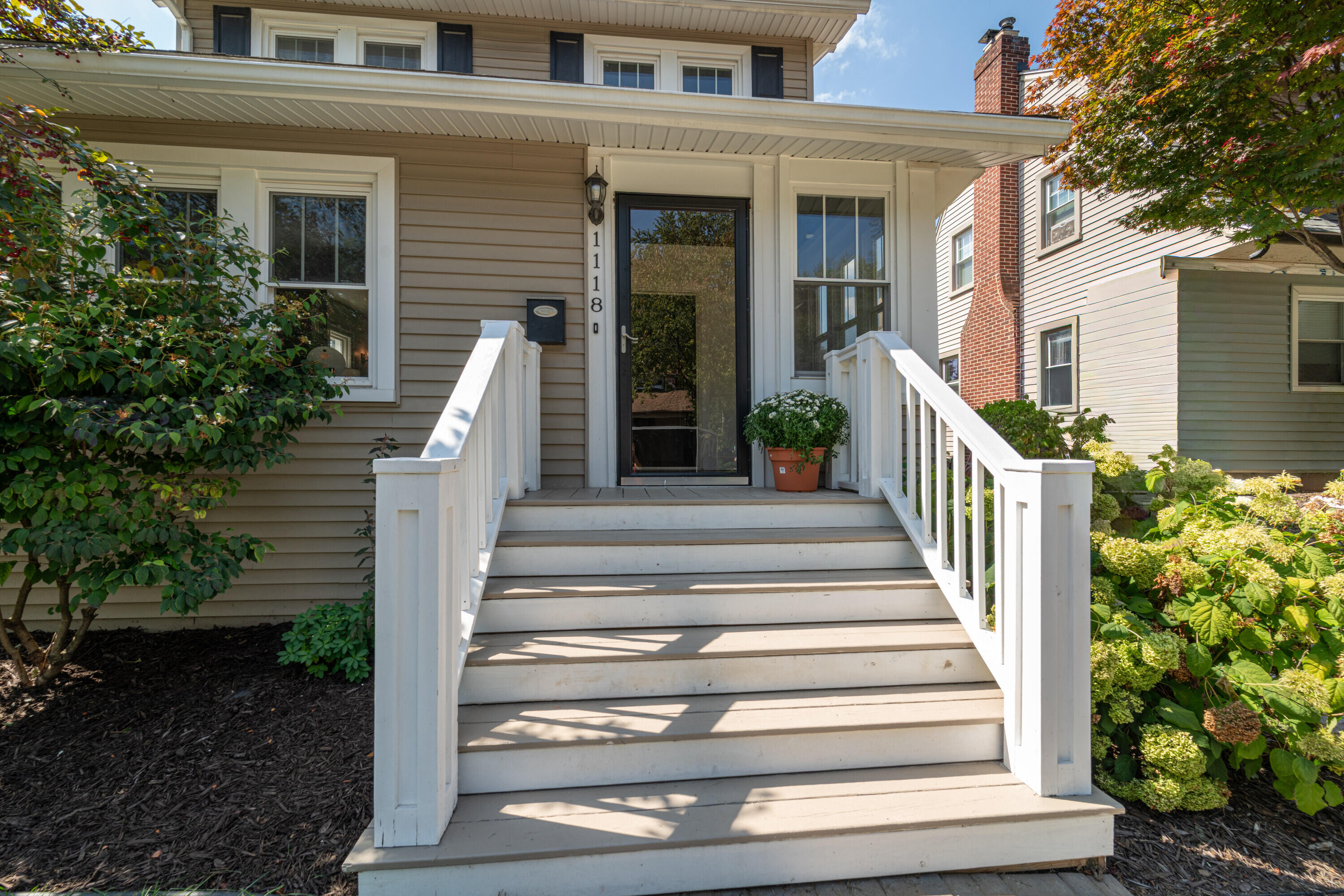 1118 Longfellow Avenue