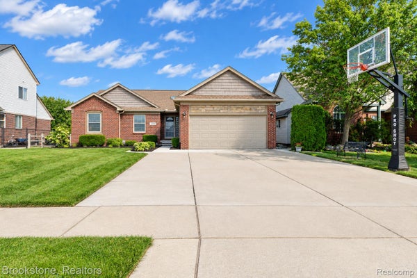 52270 BIRCH CT, CHESTERFIELD, MI 48047 - Image 247baa3da16fe6bf8a1e34c7f8f994c2/3270435580