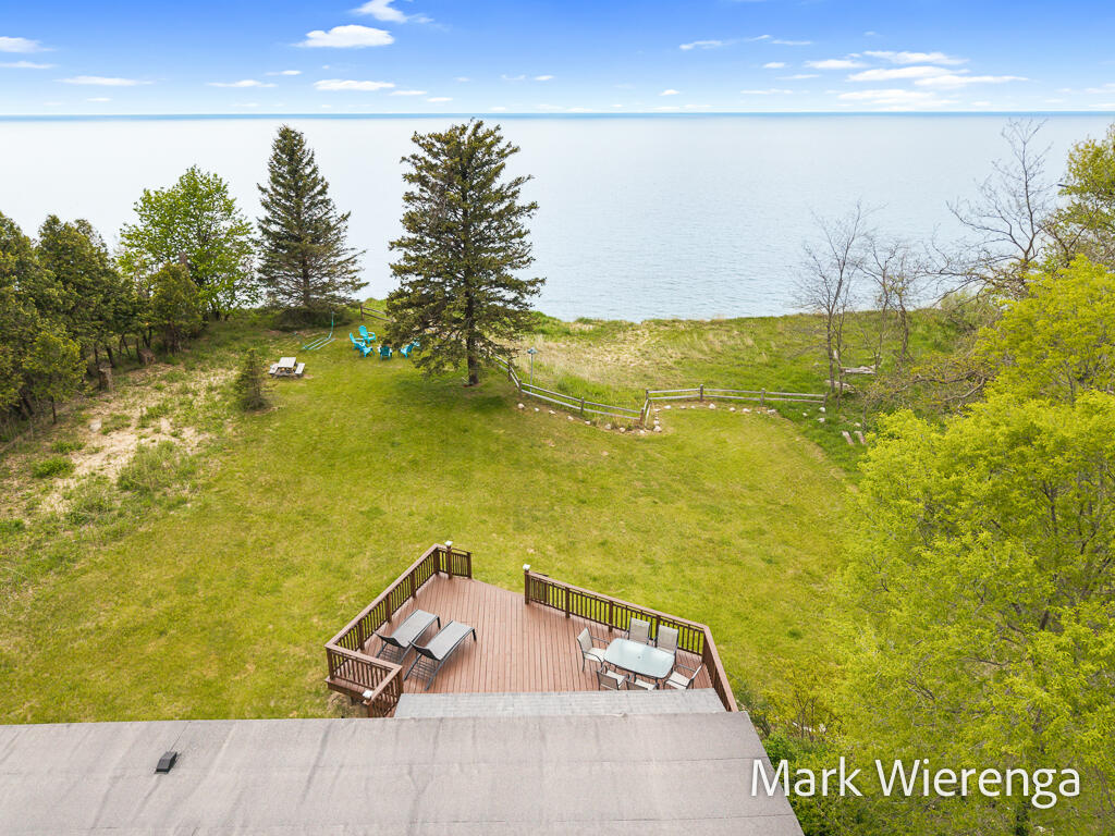 2177 S Lakeshore Drive