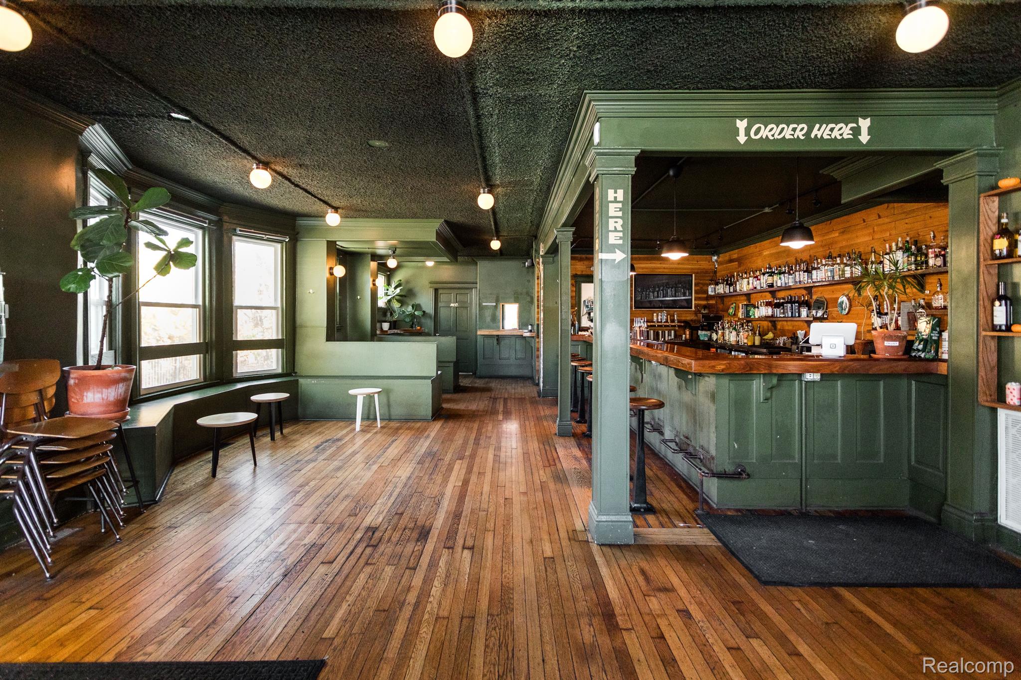 8116 Kercheval Street