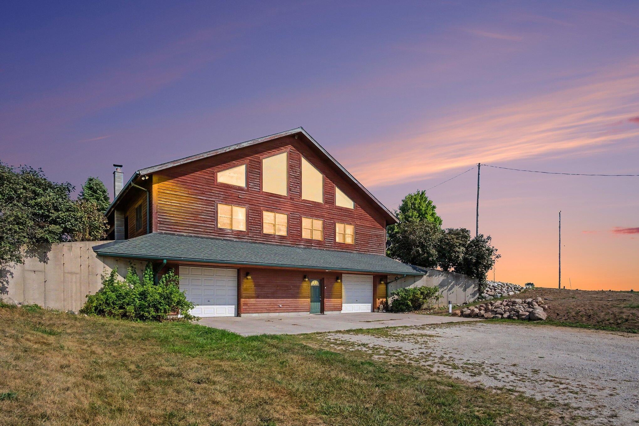 332 N Warner Avenue