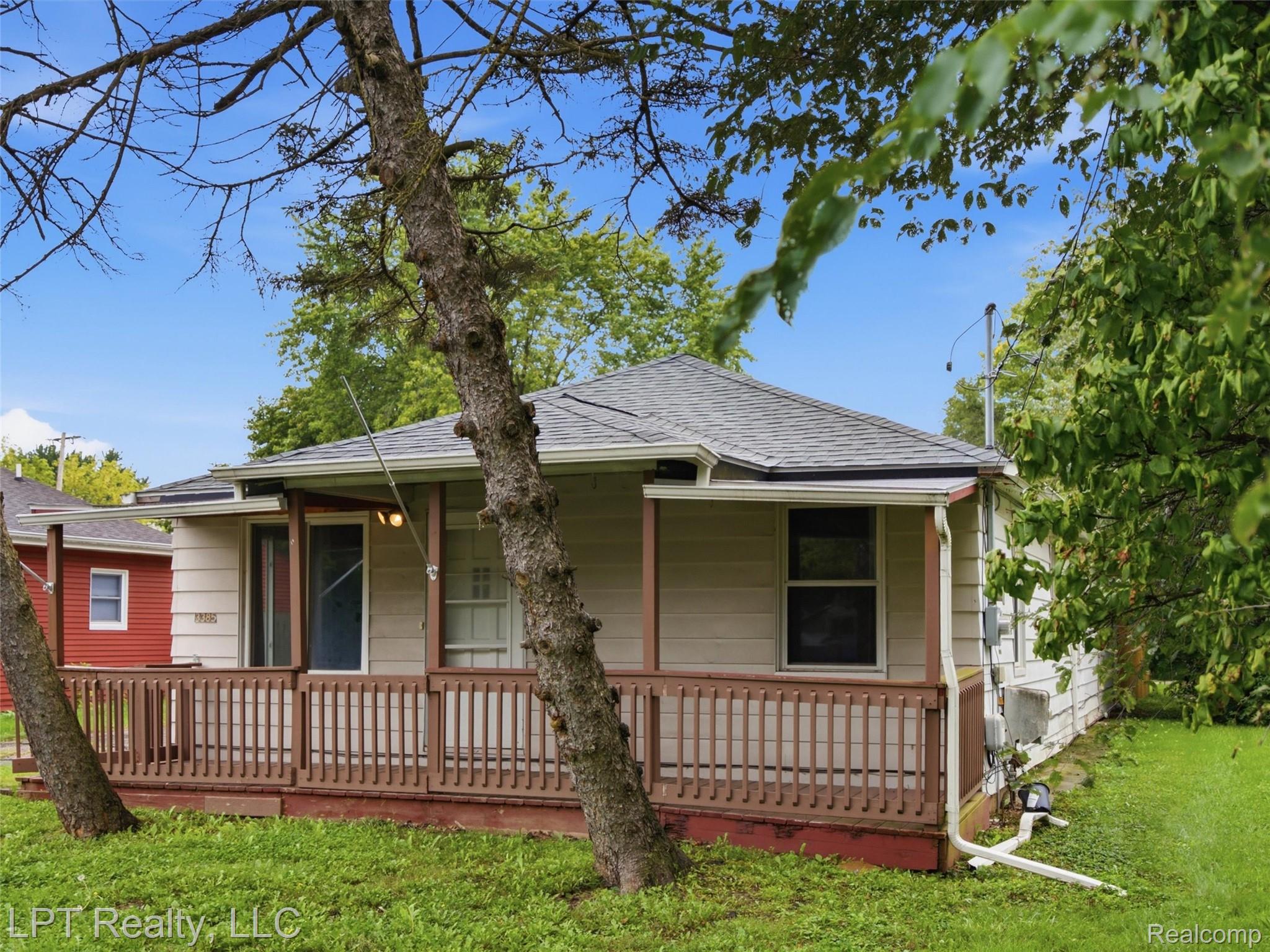 3385 N Genesee Road N