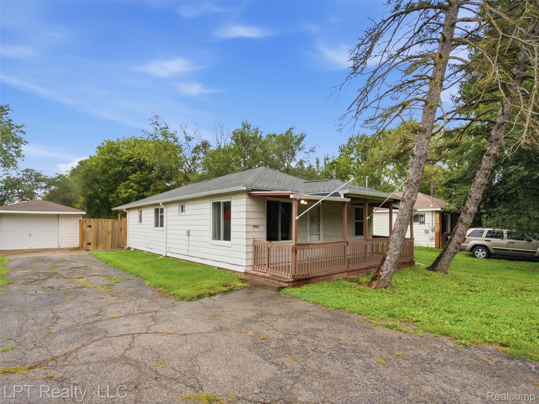 3385 N Genesee Road N