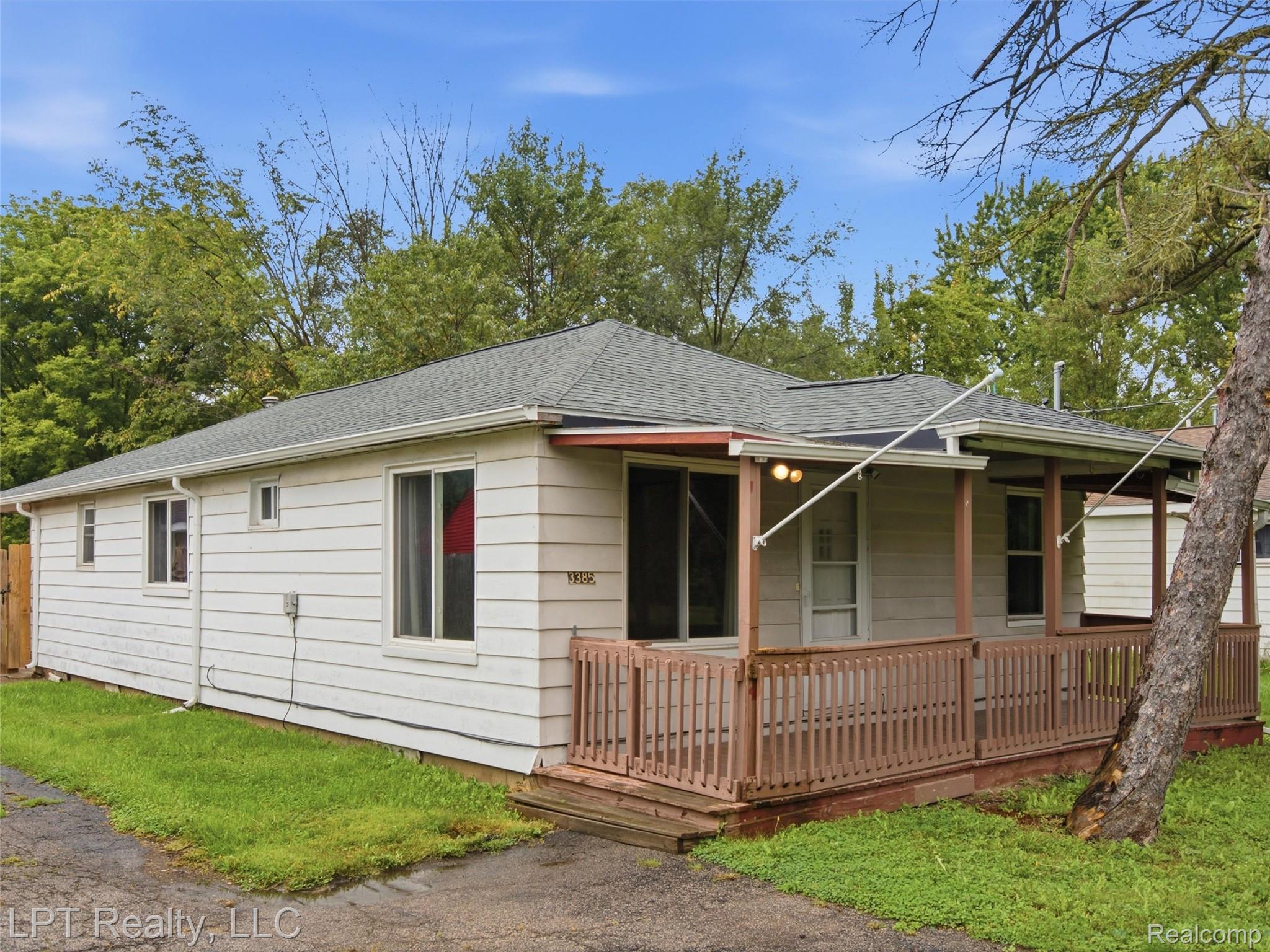 3385 N Genesee Road N