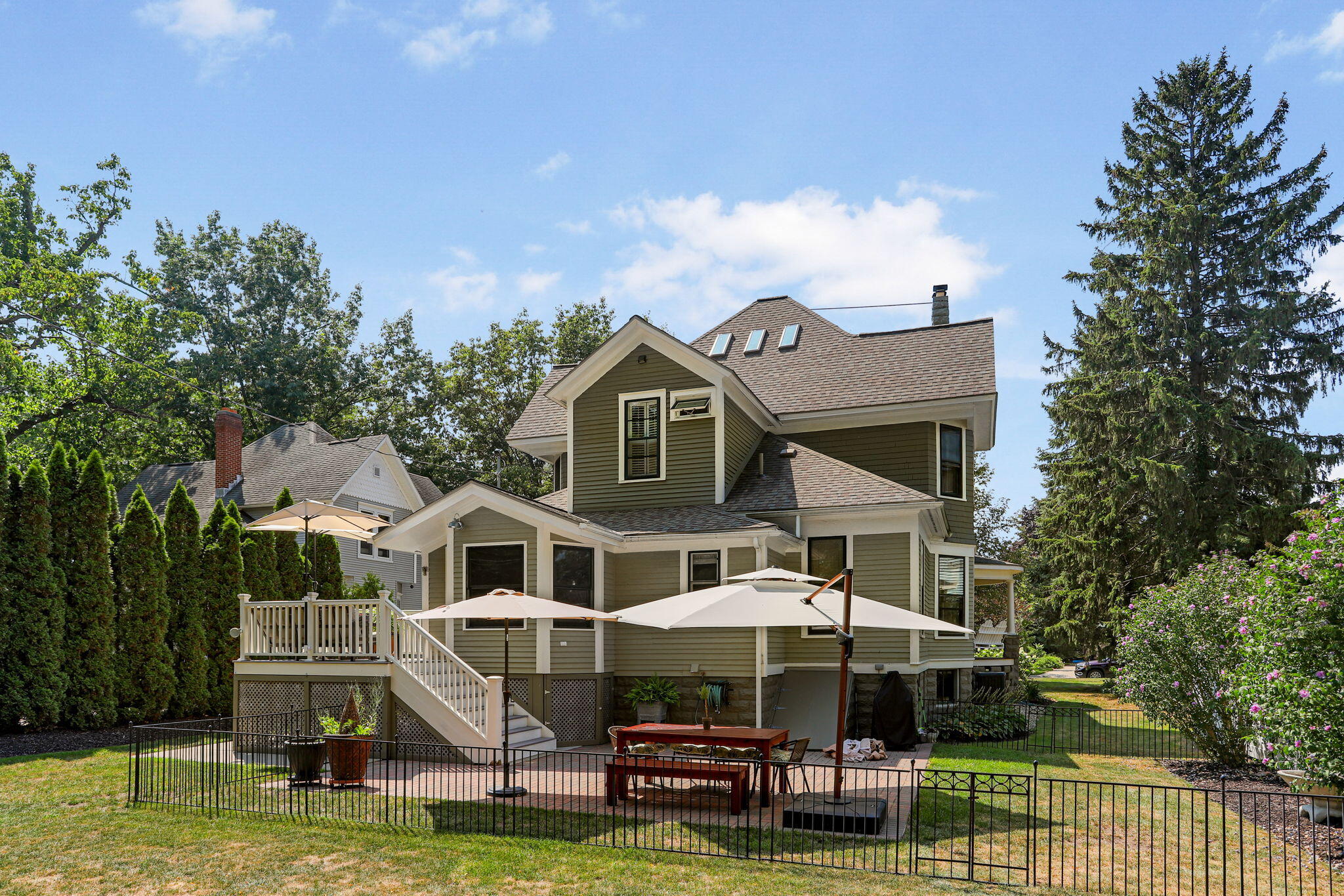 371 Pearl Street