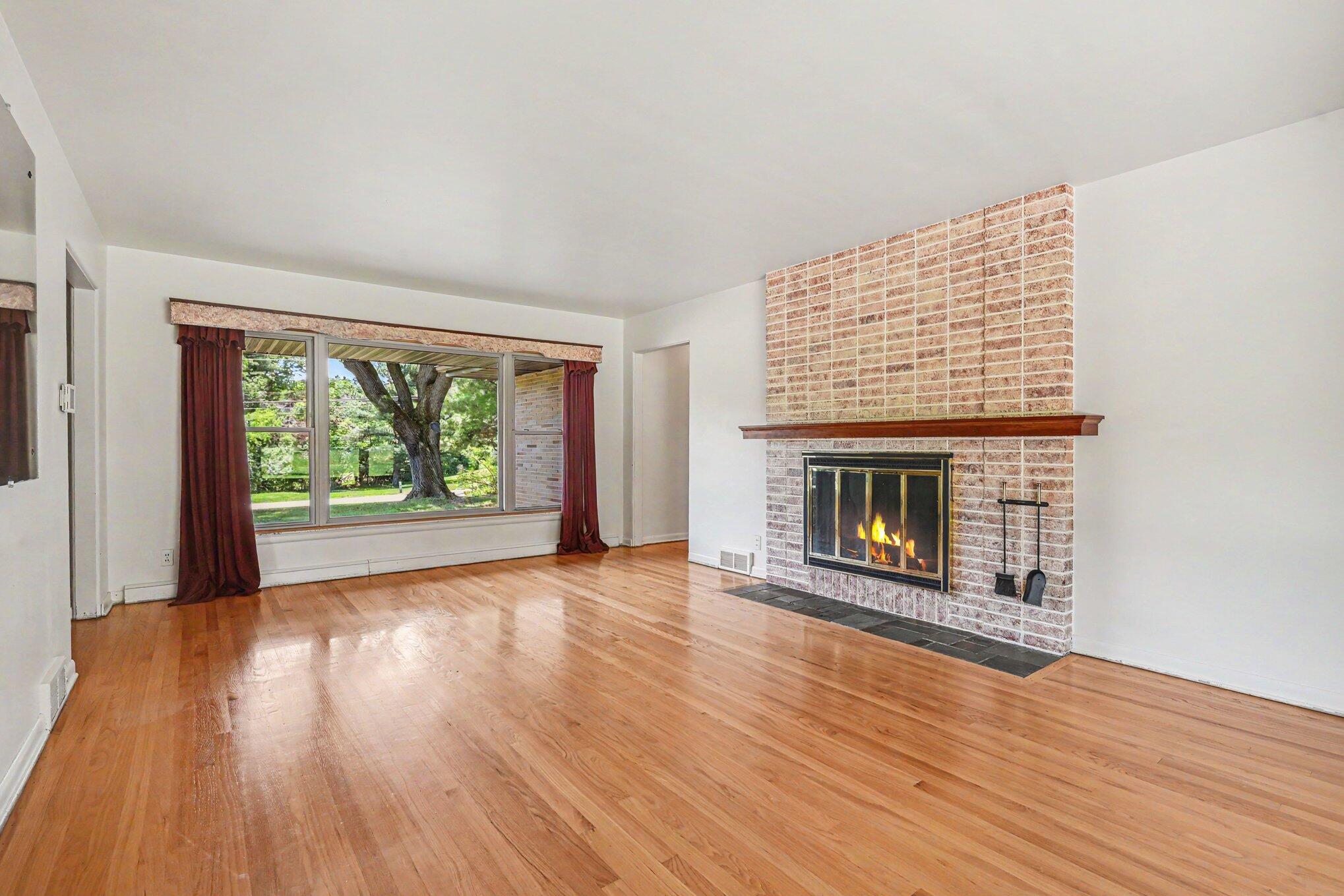 2556 Angling Road