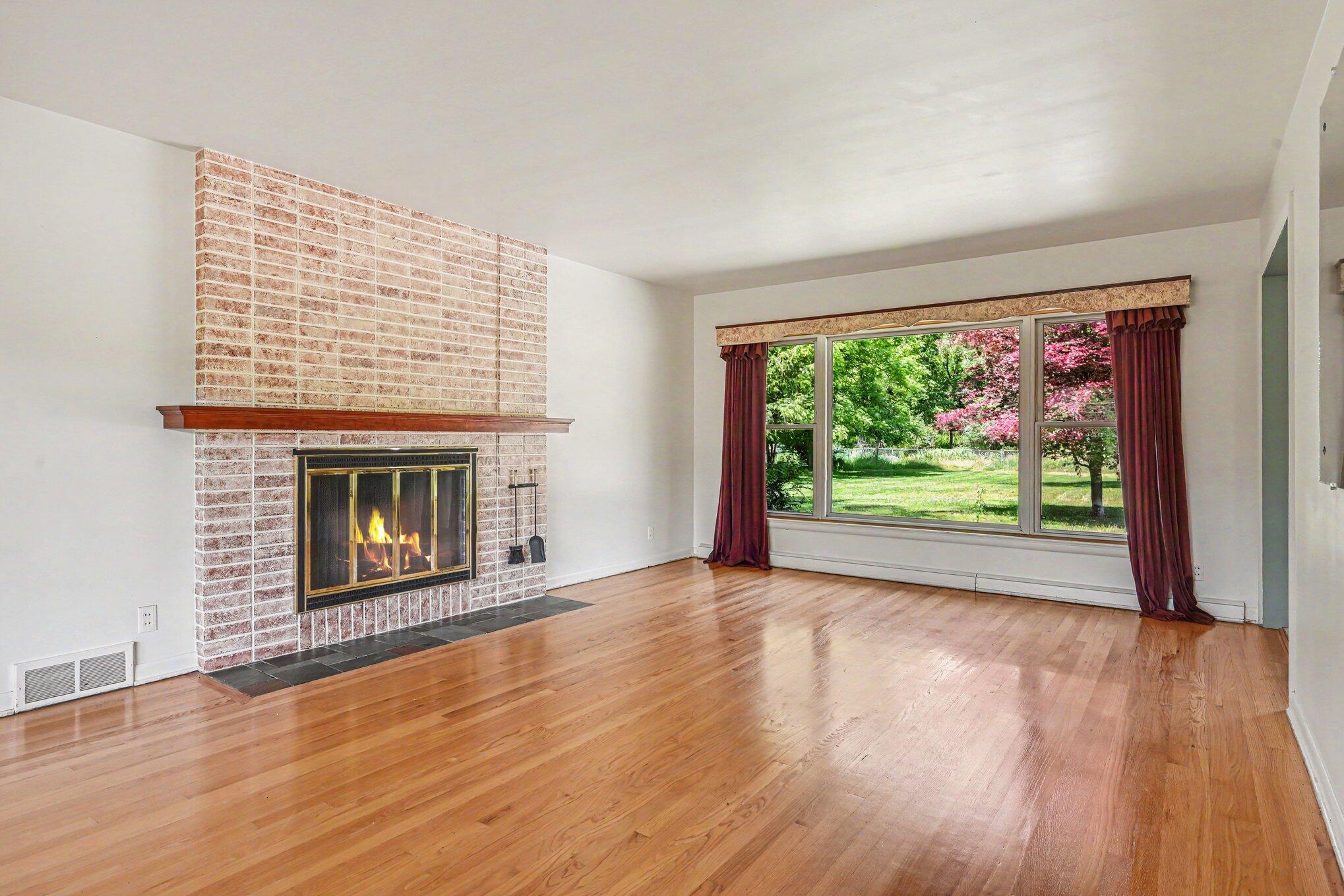 2556 Angling Road