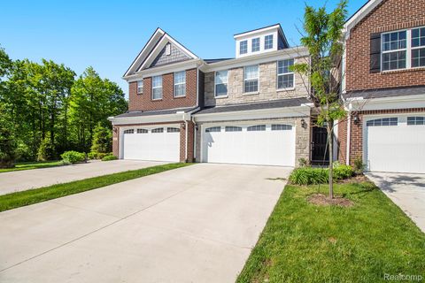Photo of 24727 IVY Ln, Novi City, MI 48375 (MLS # 20251043012)