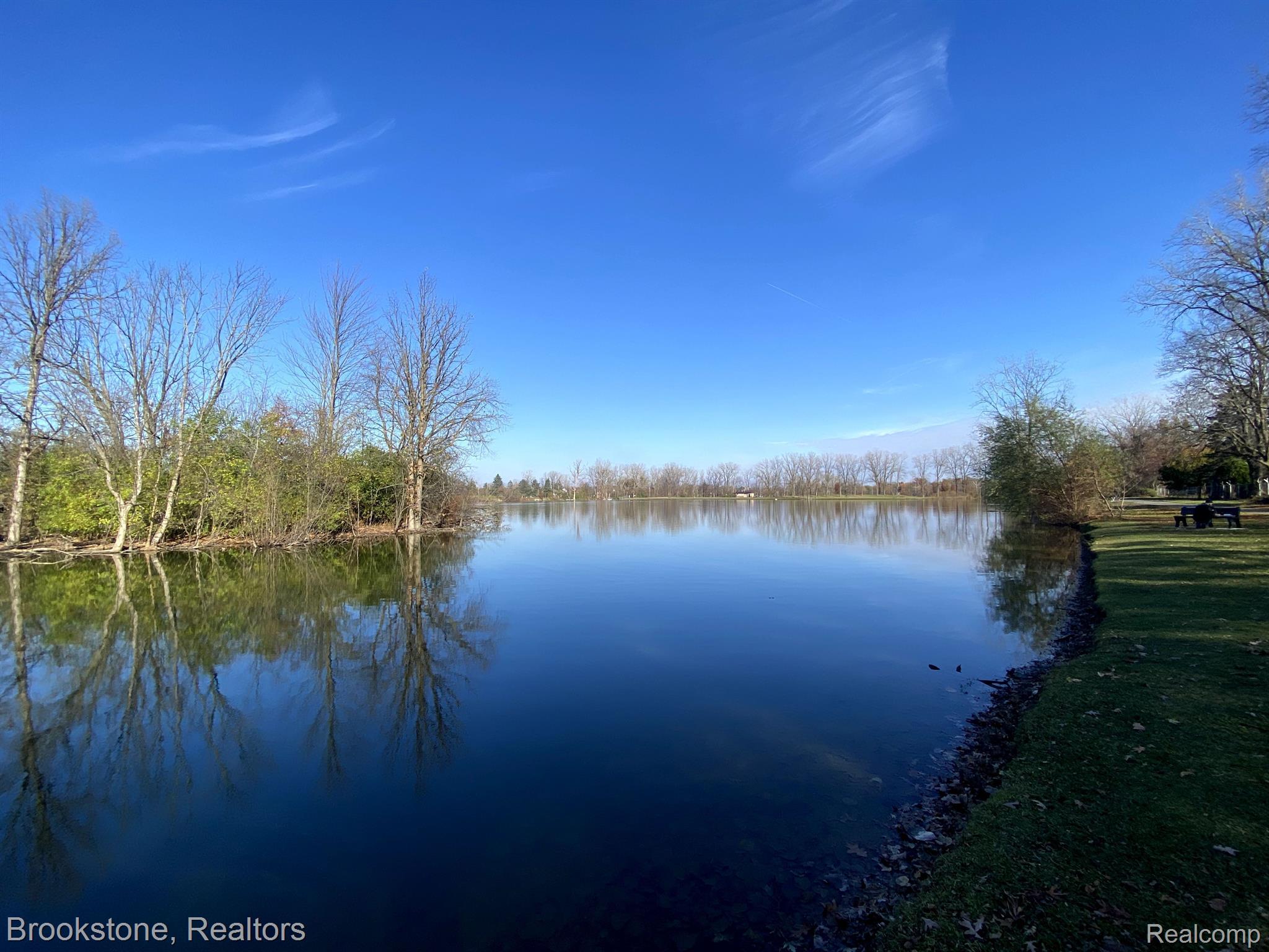 711 SYLVANWOOD Drive