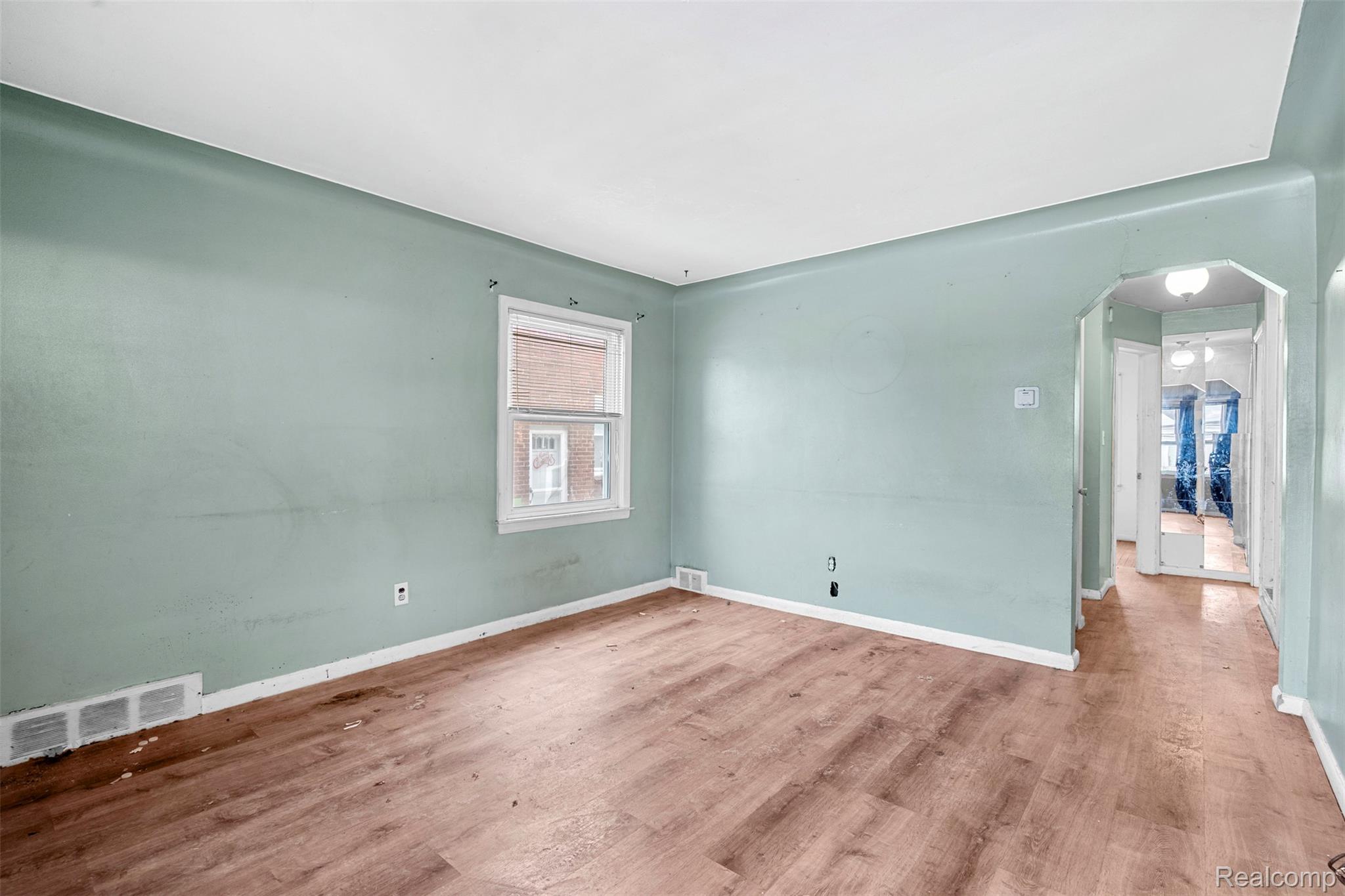 14624 Warwick Avenue