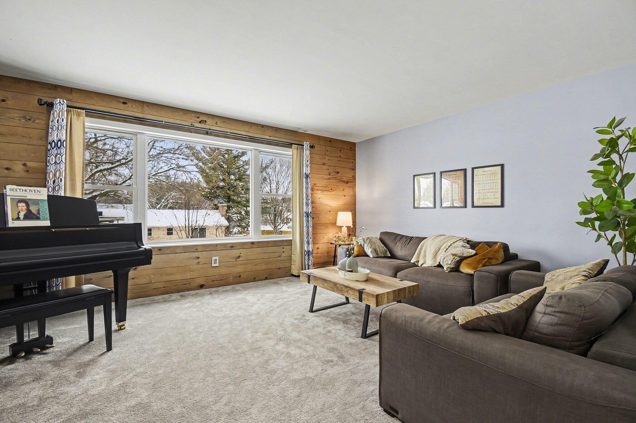 6881 Bonnie Avenue SE