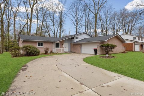 20204 Beechaven Street Southfield City MI 48076