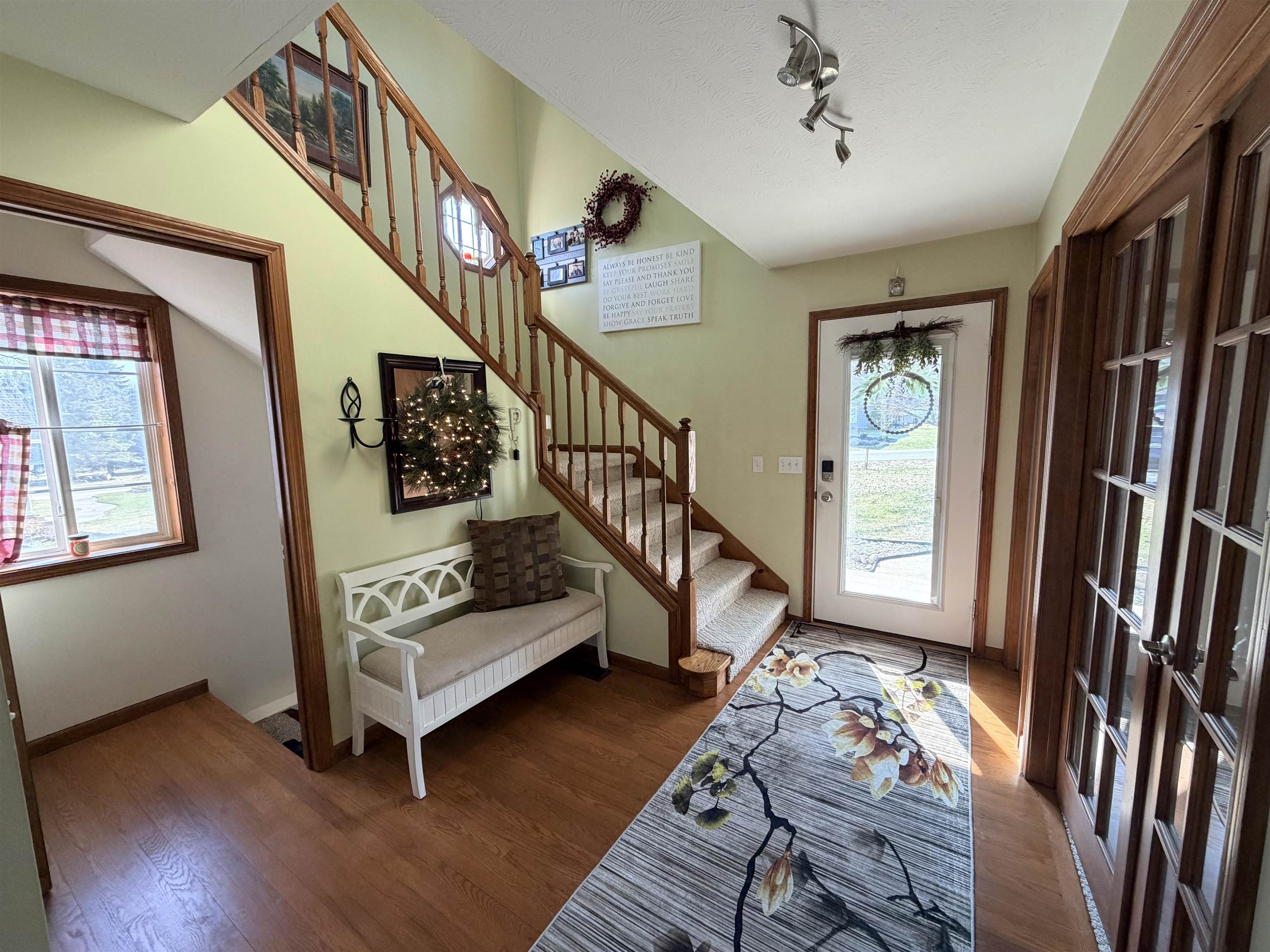 8956 Lamplighter Lane