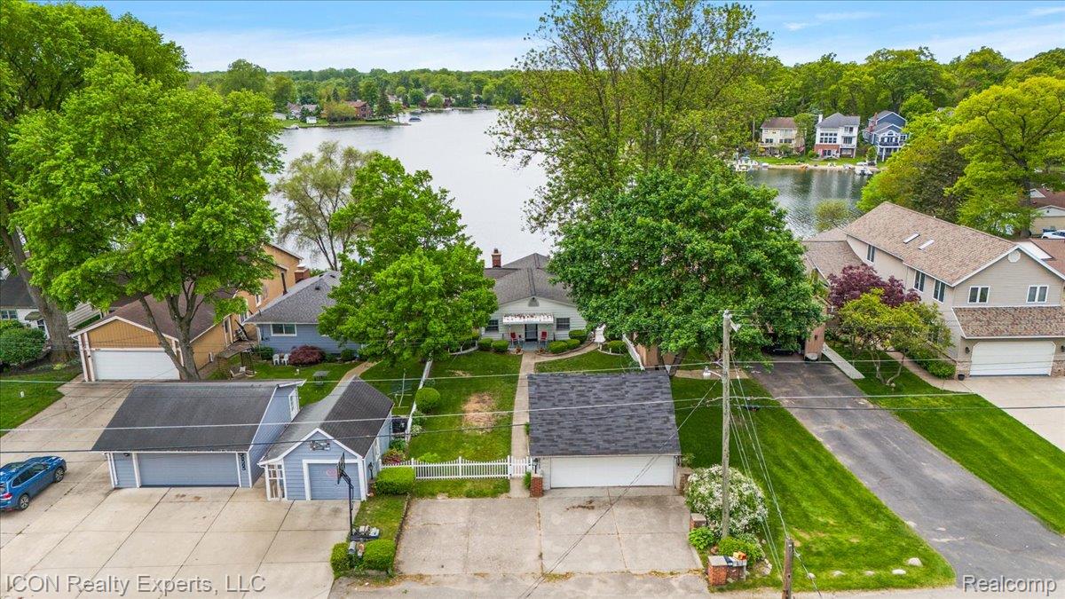 8569 COOLEY BEACH Drive