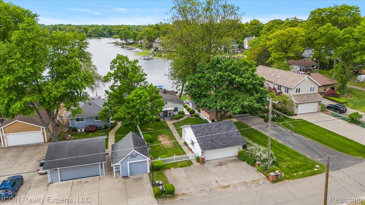 8569 COOLEY BEACH Drive