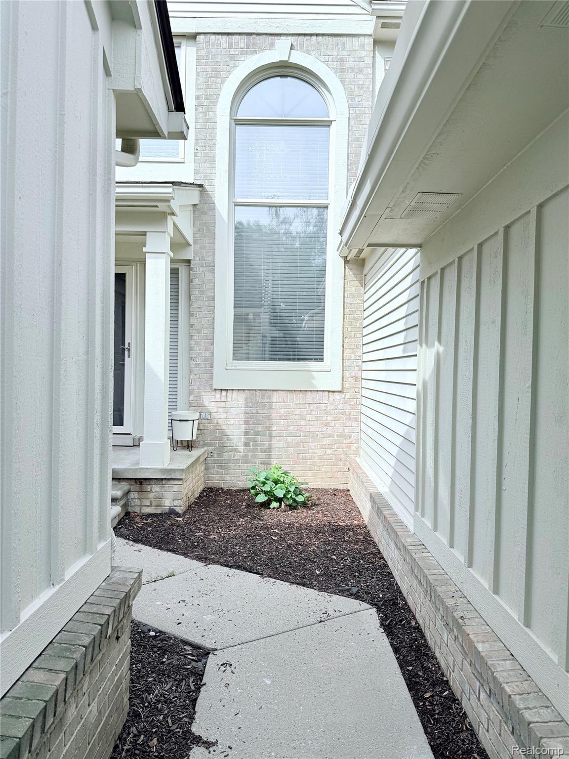 7288 Simsbury Dr. Drive 24