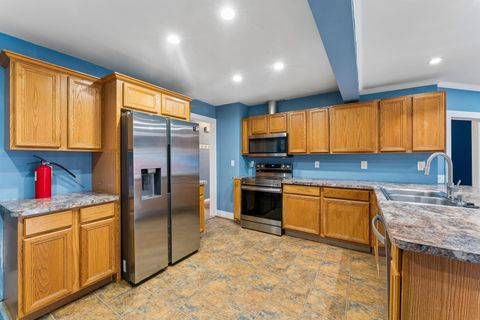 Tiny photo for 720 Algonquin Avenue, Flint City, MI 48507 (MLS # 5050203281)