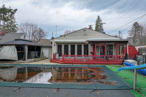 Tiny photo for 720 Algonquin Avenue, Flint City, MI 48507 (MLS # 5050203281)